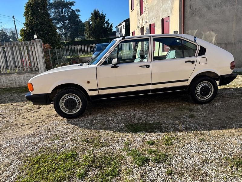 Usata Alfa Romeo Alfasud 68 CV (50 kW) 1982 Bianco Berlina