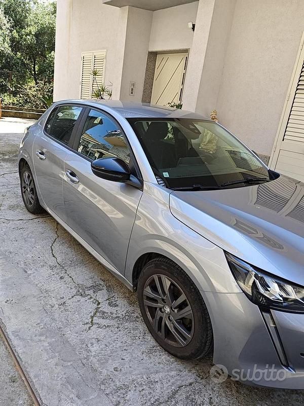 Usata Peugeot 208 75 CV (55 kW) 2022 Grigio Utilitaria