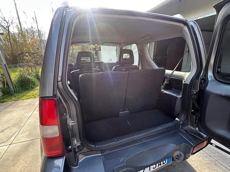 Usata Suzuki Jimny 2006 Grigio SUV