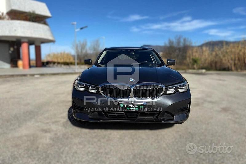 Usata BMW 316 Luxury Line 122 CV (89 kW) 2021 Grigio Berlina