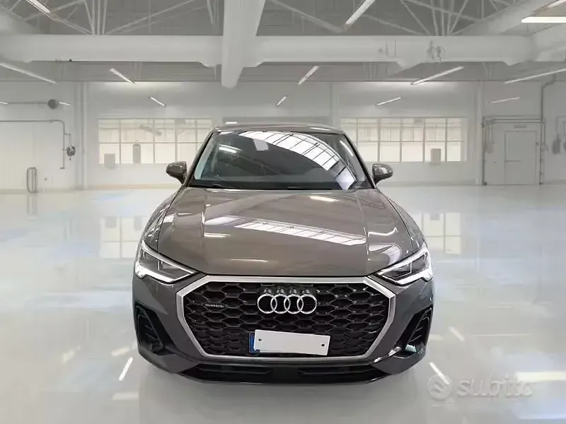 Usata Audi Q3 Sportback Business 149 CV (109 kW) 2023 Grigio SUV