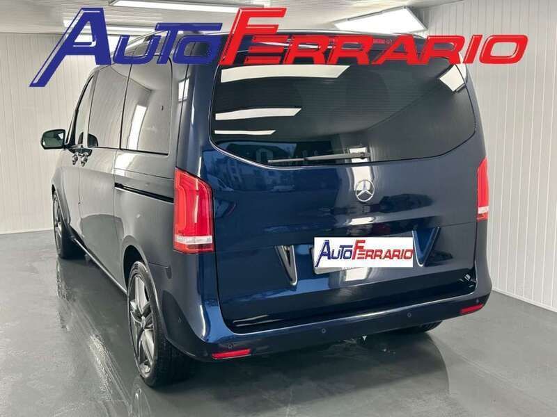 Usata Mercedes V220 Executive 163 CV (119 kW) 2019 Blu/azzurro Monovolume