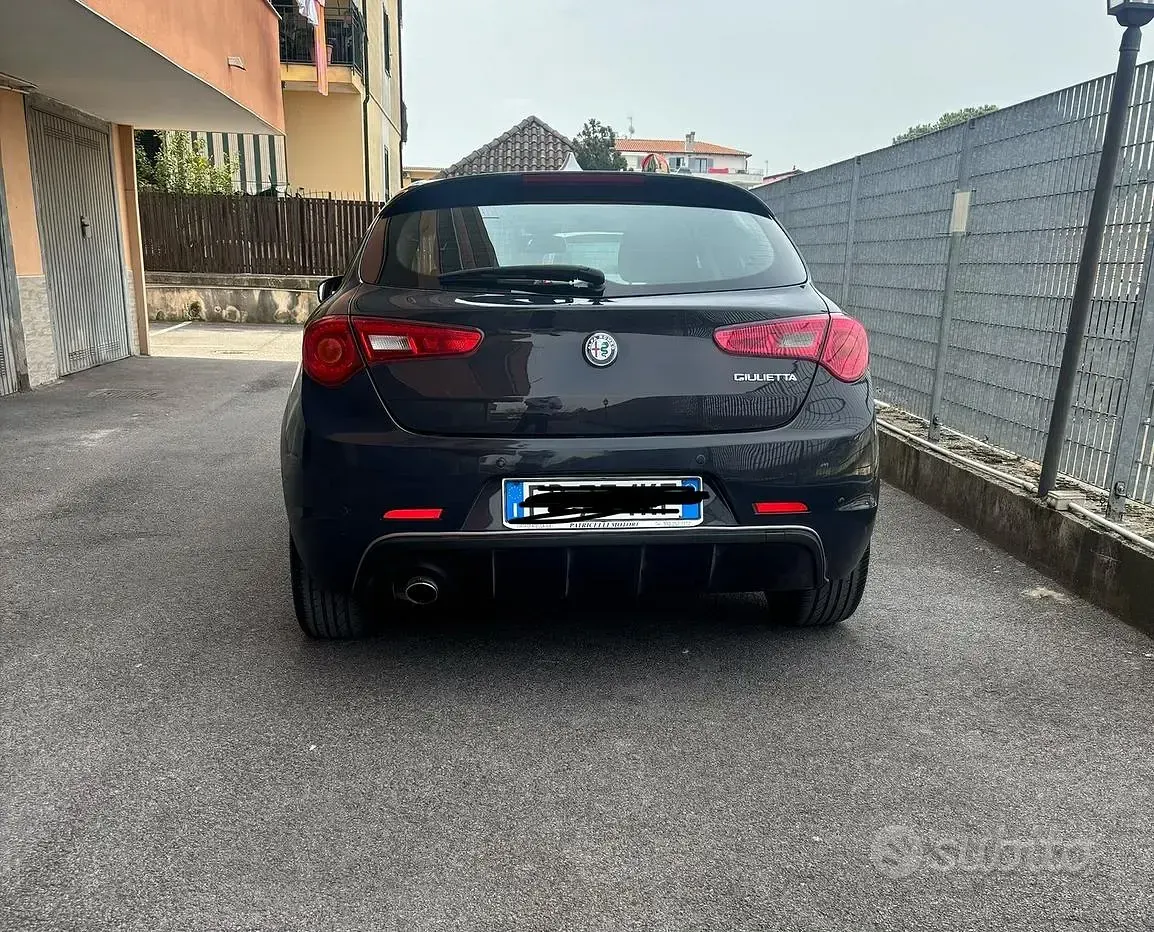 Usata Alfa Romeo Giulietta Distinctive 120 CV (88 kW) 2016 Utilitaria