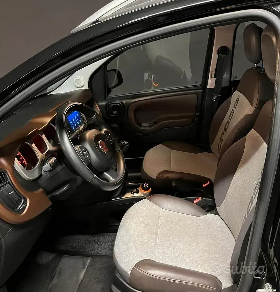 Usata Fiat Panda Cross Cross 90 CV (66 kW) 2016 Nero Utilitaria