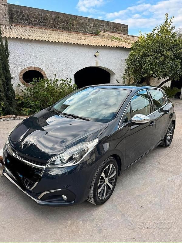 Usata Peugeot 208 2016 Utilitaria