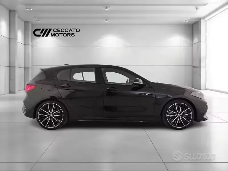 Usata BMW M135 Comfort Edition 306 CV (225 kW) 2022 Nero Utilitaria