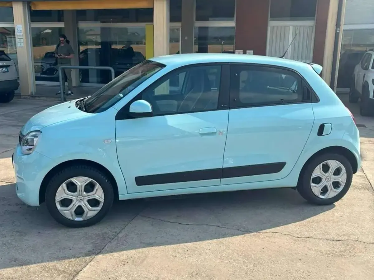 Usata Renault Twingo Intens 30 kW (42 CV) 2021 Verde acqua Utilitaria