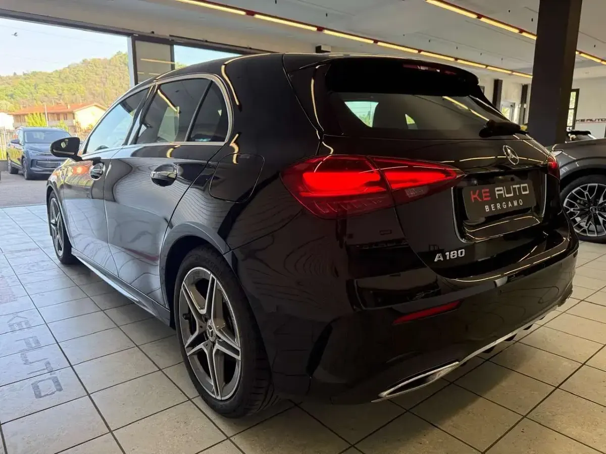 Usata Mercedes A180 AMG Line Premium 136 CV (100 kW) 2025 Nero Berlina