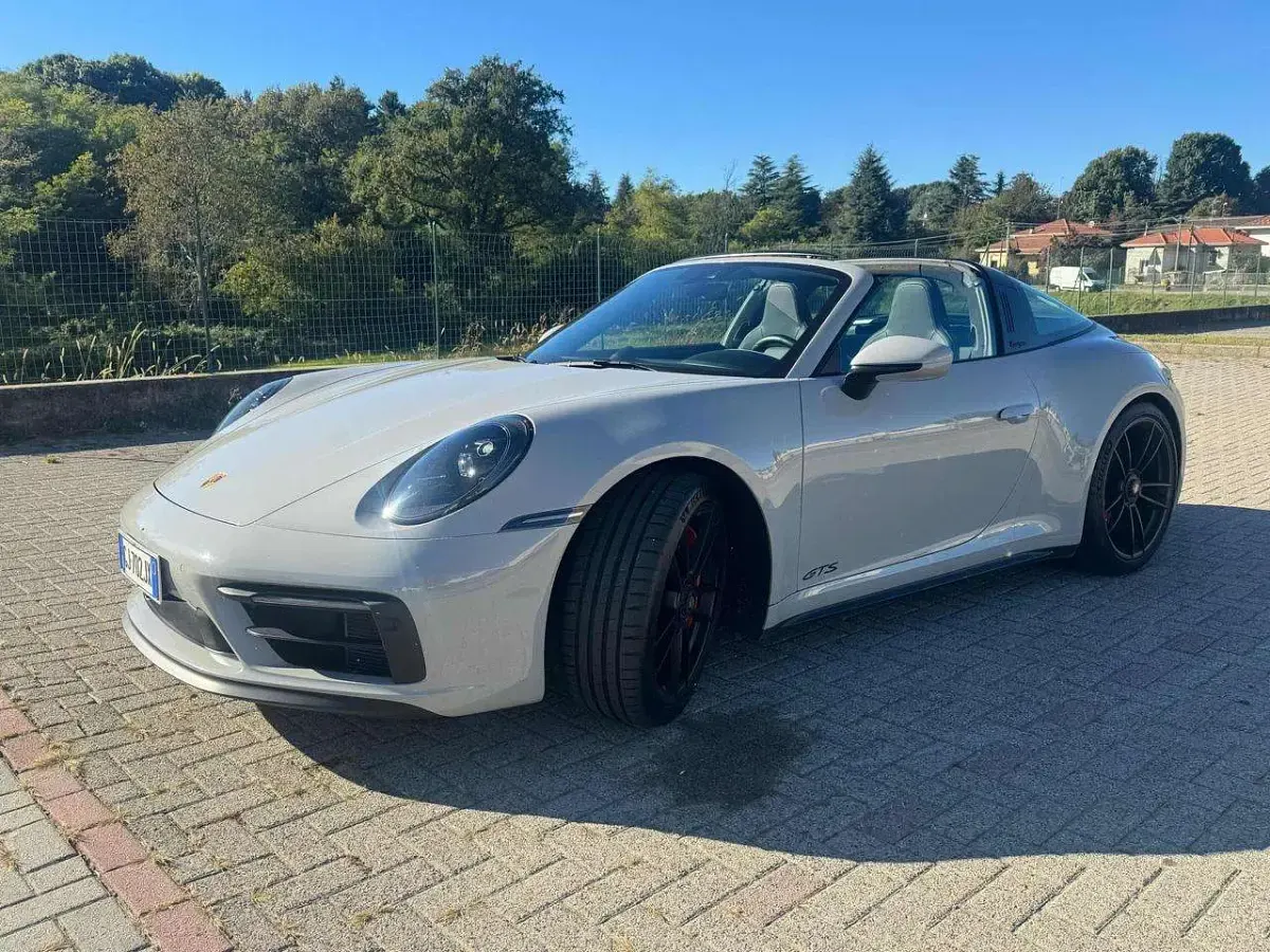 Usata Porsche 992 480 CV (353 kW) 2022 Beige Cabrio