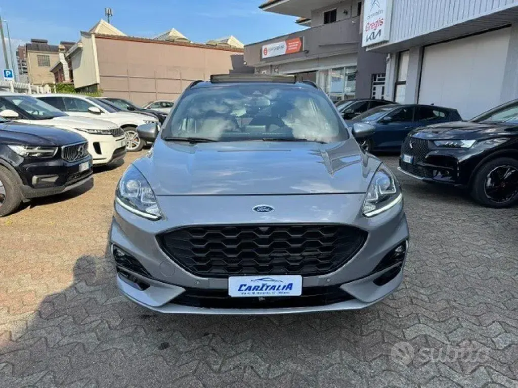 Usata Ford Kuga ST-Line 152 CV (111 kW) 2023 Grigio SUV