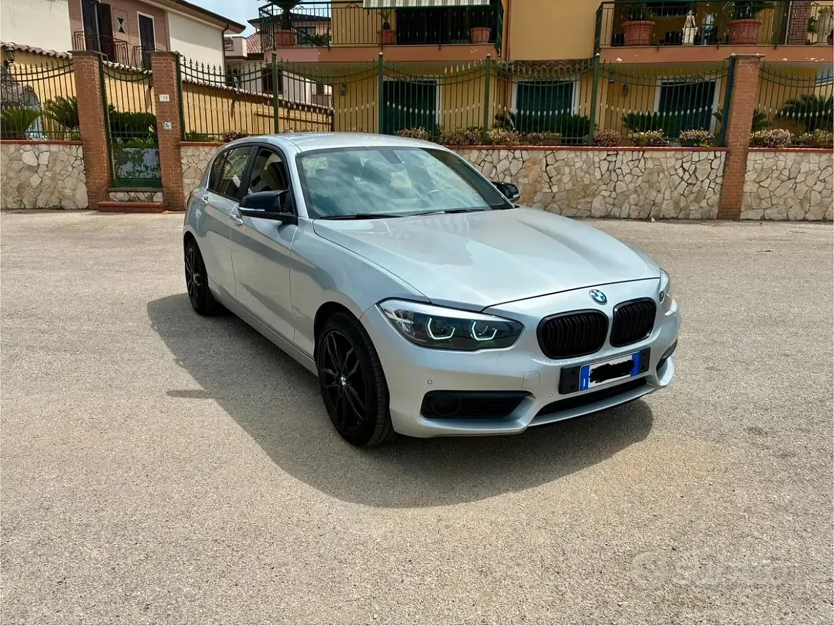 Usata BMW 116 Sport Line 116 CV (85 kW) 2019 Grigio Utilitaria