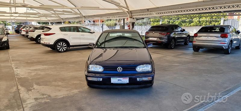 Usata VW Golf Cabriolet 101 CV (74 kW) 1995 Blu Cabrio