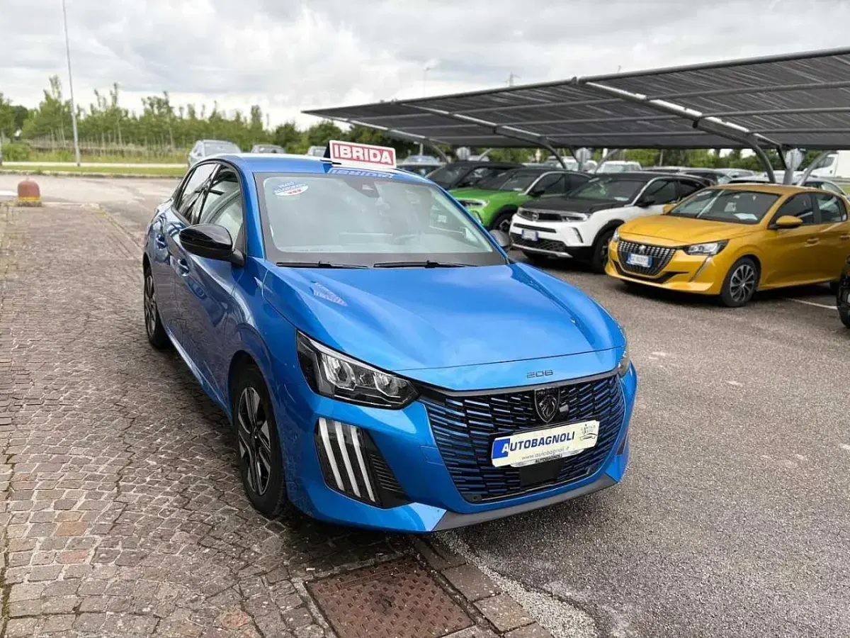 Usata Peugeot 208 Allure 101 CV (74 kW) 2025 Blu Utilitaria