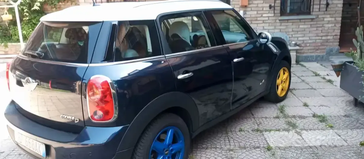Usata Mini Cooper D 68 CV (50 kW) 2015 Grigio Utilitaria