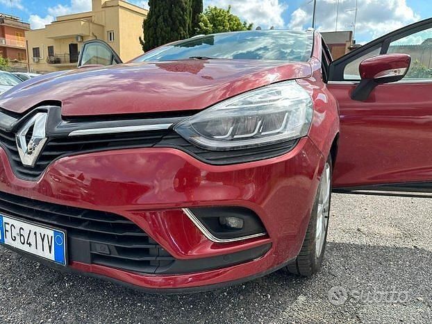 Usata Renault Clio GrandTour 90 CV (66 kW) 2017 Rosso Station wagon