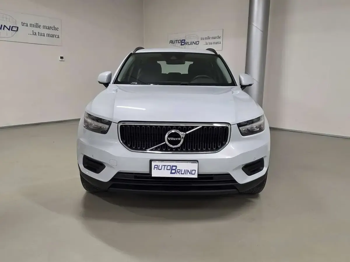 Usata Volvo XC40 Momentum 163 CV (119 kW) 2020 Grigio SUV