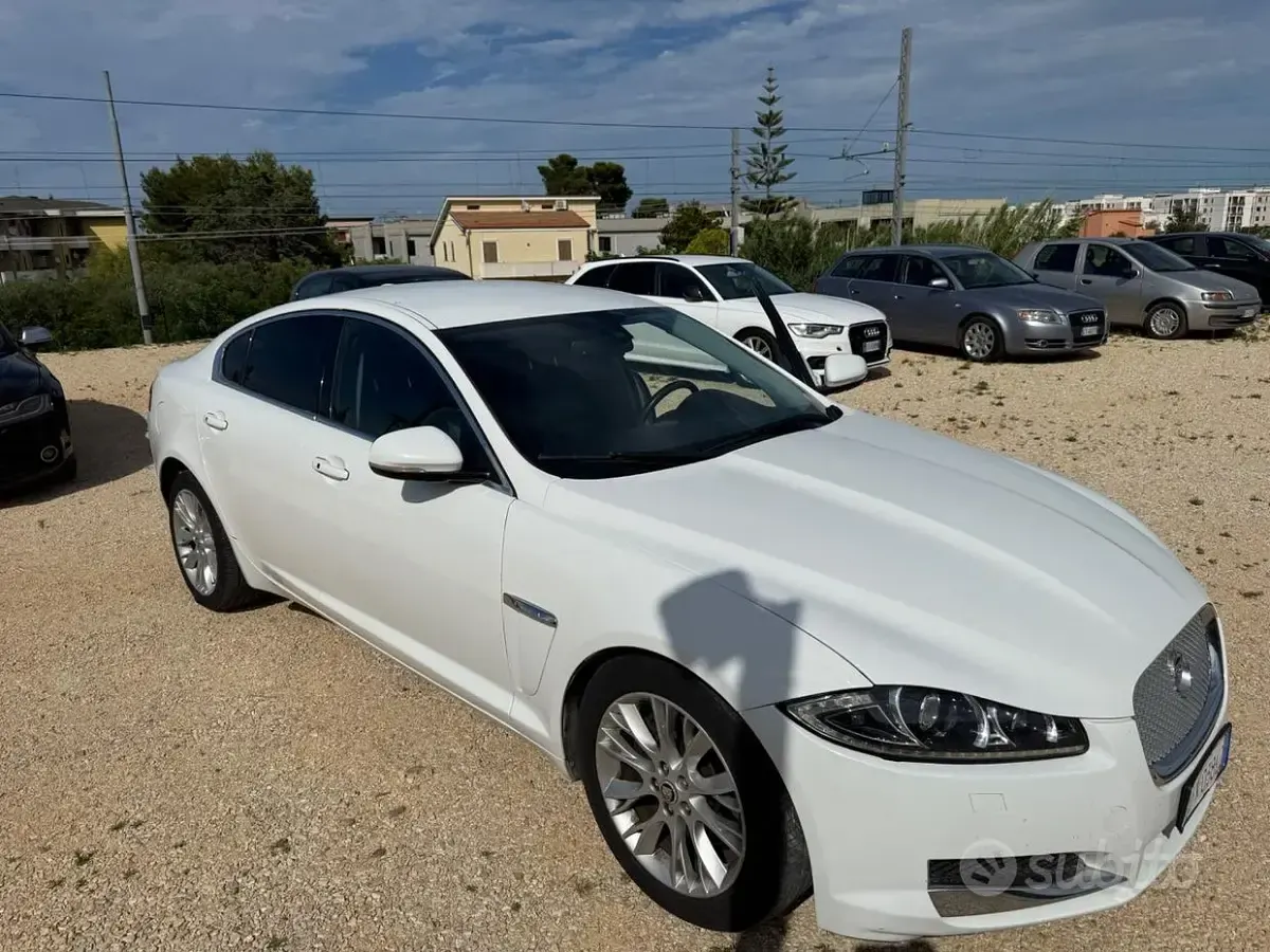 Usata Jaguar XF 190 CV (139 kW) 2012 Bianco Berlina