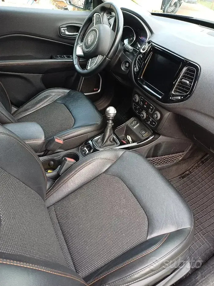 Usata Jeep Compass Limited 140 CV (102 kW) 2018 Grigio SUV