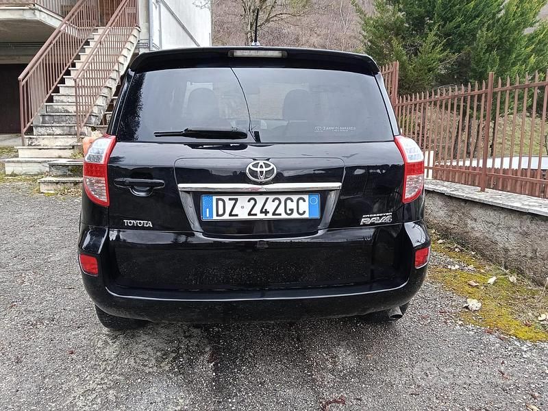 Usata Toyota RAV4 Luxury 150 CV (110 kW) 2009 Nero Station wagon