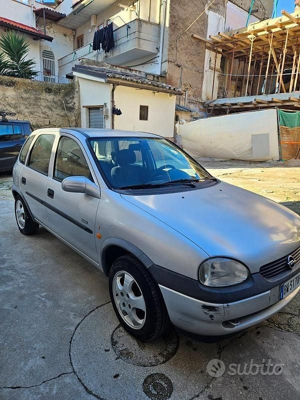 Grigio Usata 2000 Opel Corsa Due volumi | 1000 € - Immagine 1/4