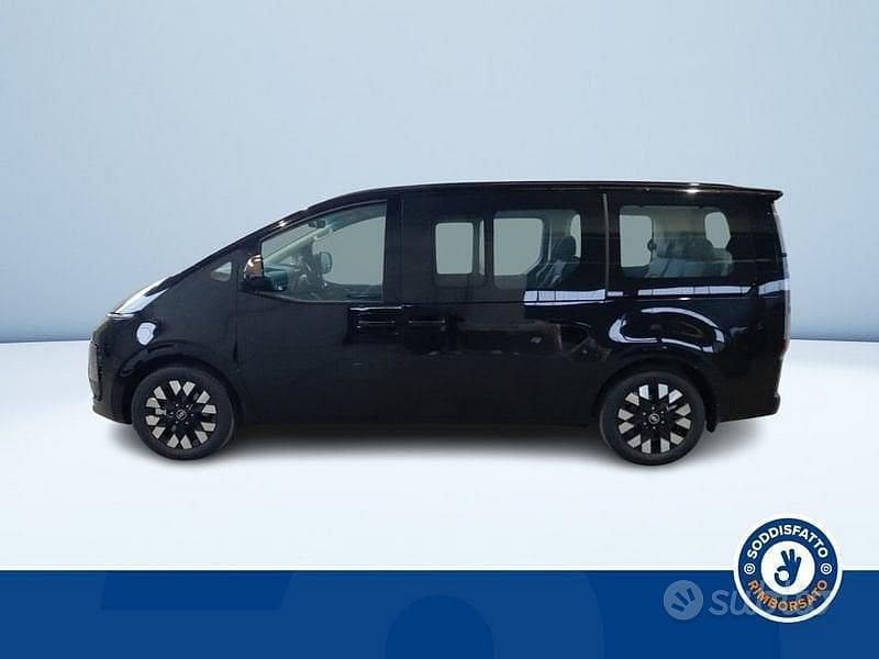 Usata Hyundai Staria 224 CV (164 kW) 2025 Nero Monovolume