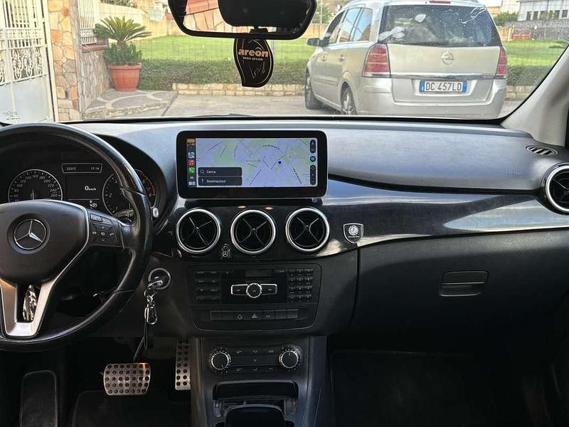 Usata Mercedes B180 109 CV (80 kW) 2015 Monovolume