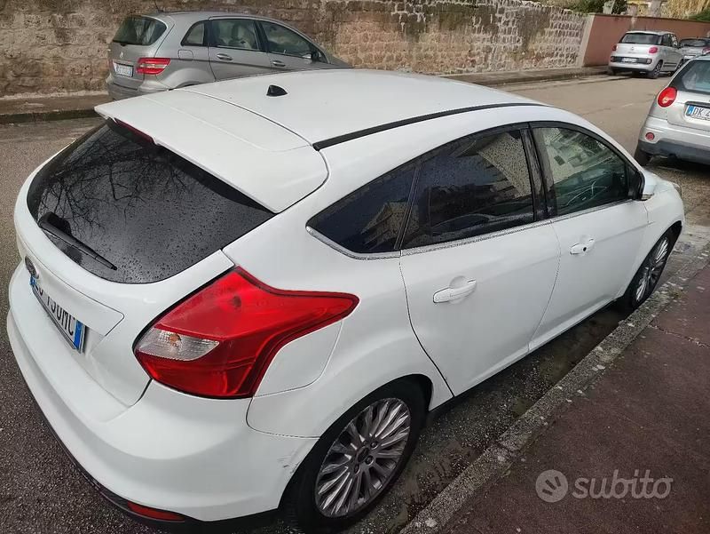 Usata Ford Focus Titanium 115 CV (84 kW) 2011 Bianco Coupé
