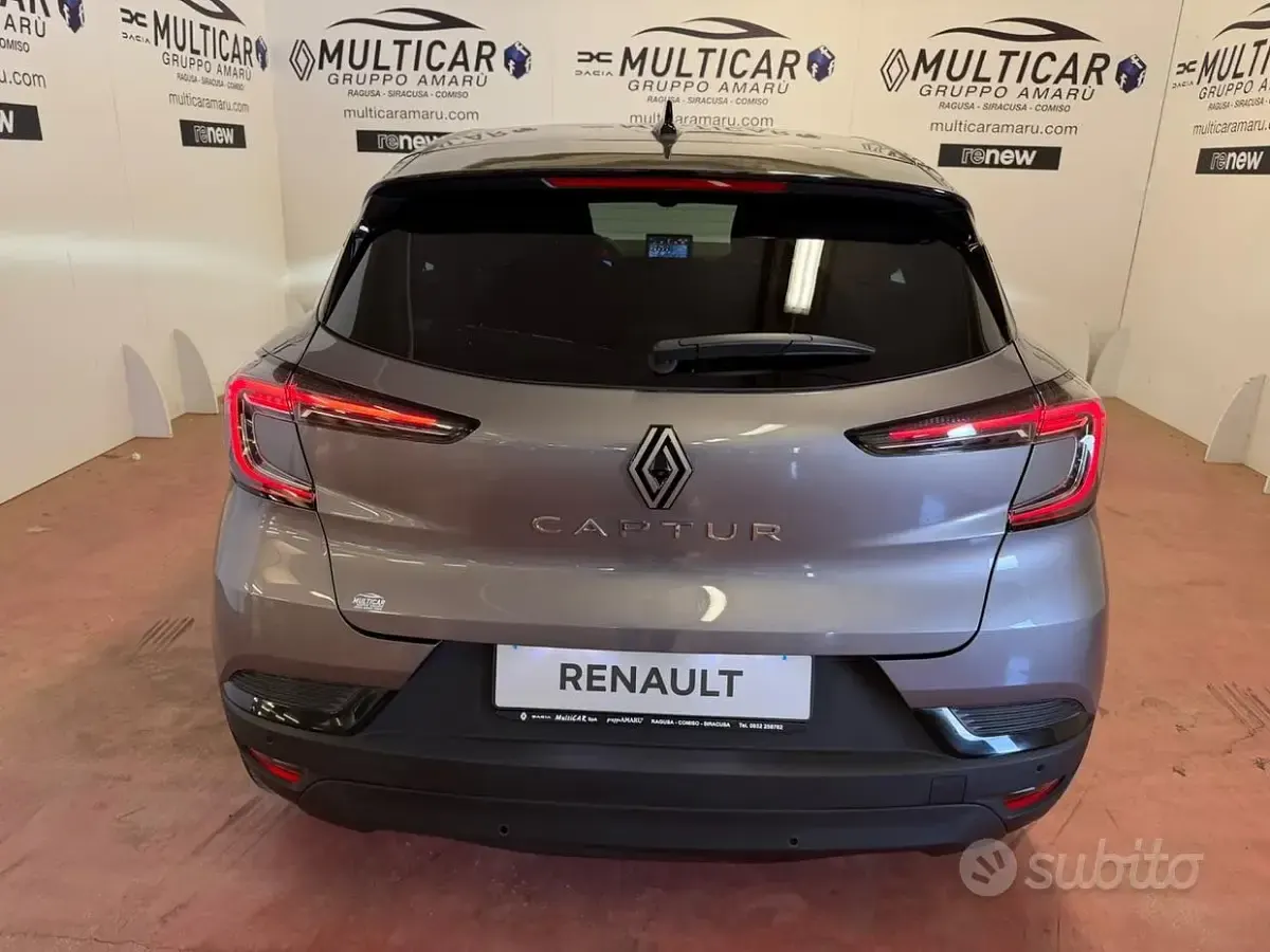 Nuova Renault Captur Techno 101 CV (74 kW) 2026 Grigio SUV