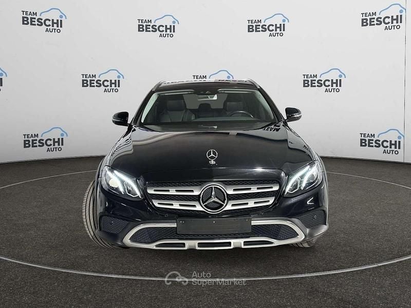 Usata Mercedes E220 All-Terrain AMG line 194 CV (142 kW) 2017 Nero Station wagon