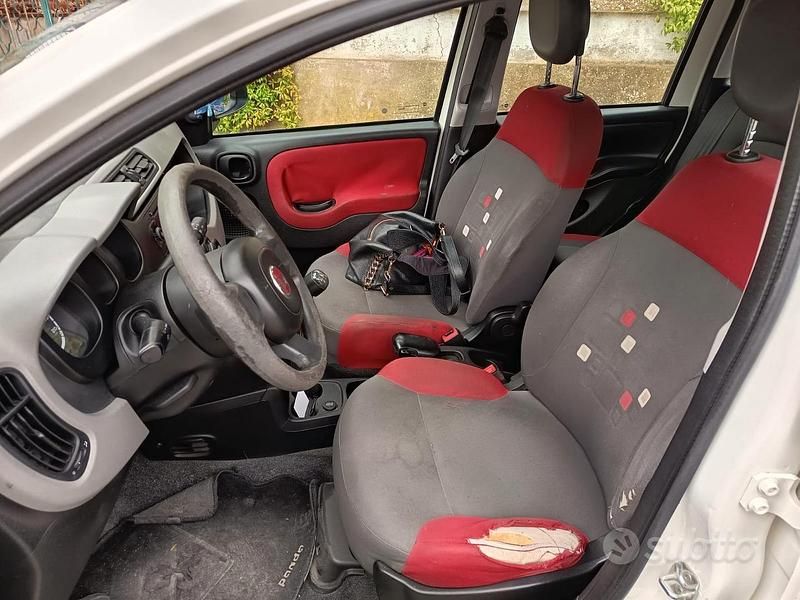 Usata Fiat Panda Lounge 80 CV (58 kW) 2012 Bianco Utilitaria