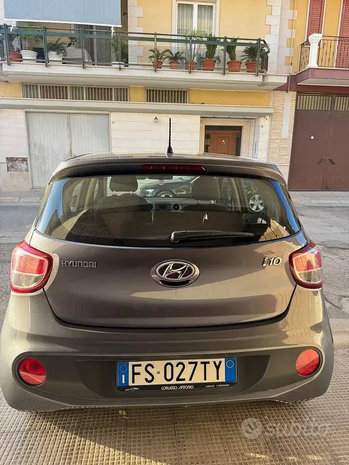 Usata Hyundai i10 Prime 66 CV (48 kW) 2018 Grigio Utilitaria