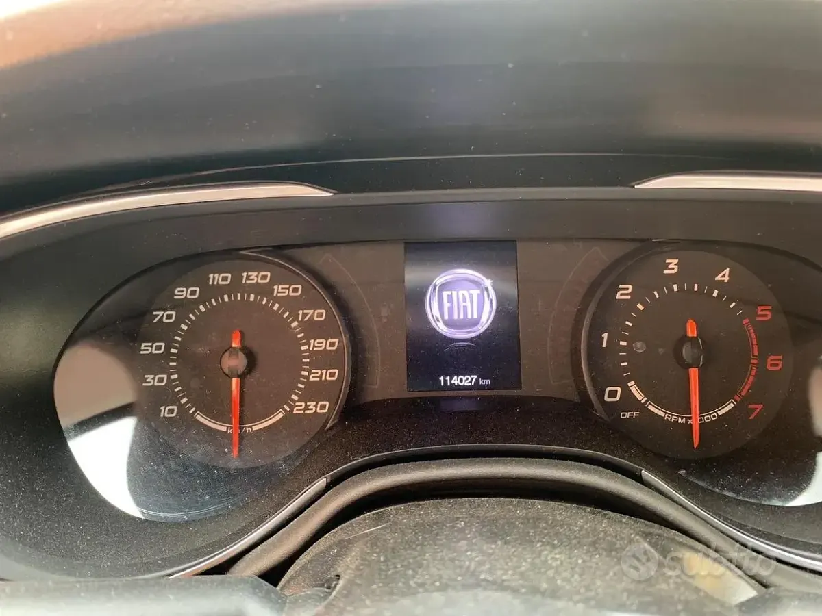 Usata Fiat Tipo Lounge 120 CV (88 kW) 2020 Rosso Station wagon