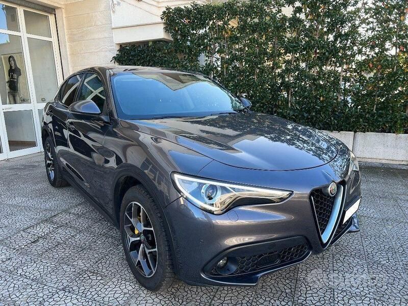 Usata Alfa Romeo Stelvio Super 210 CV (154 kW) 2019 Grigio SUV