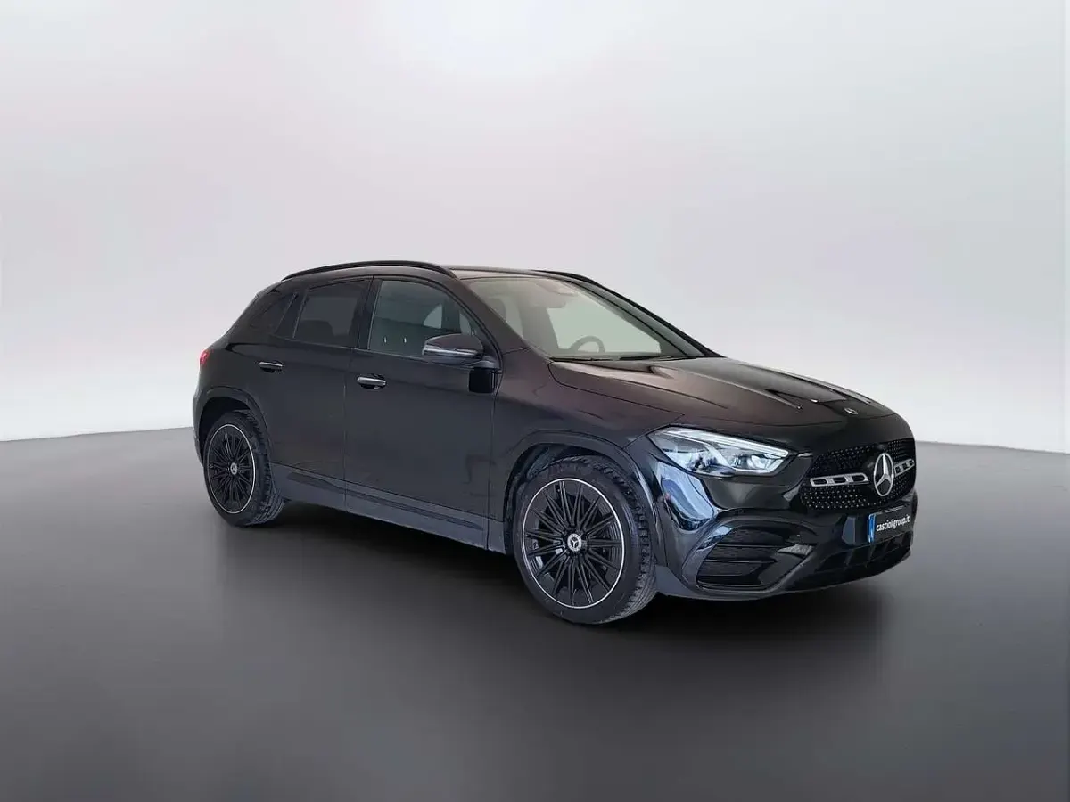 Usata Mercedes GLA200 AMG line 150 CV (110 kW) 2024 Nero SUV