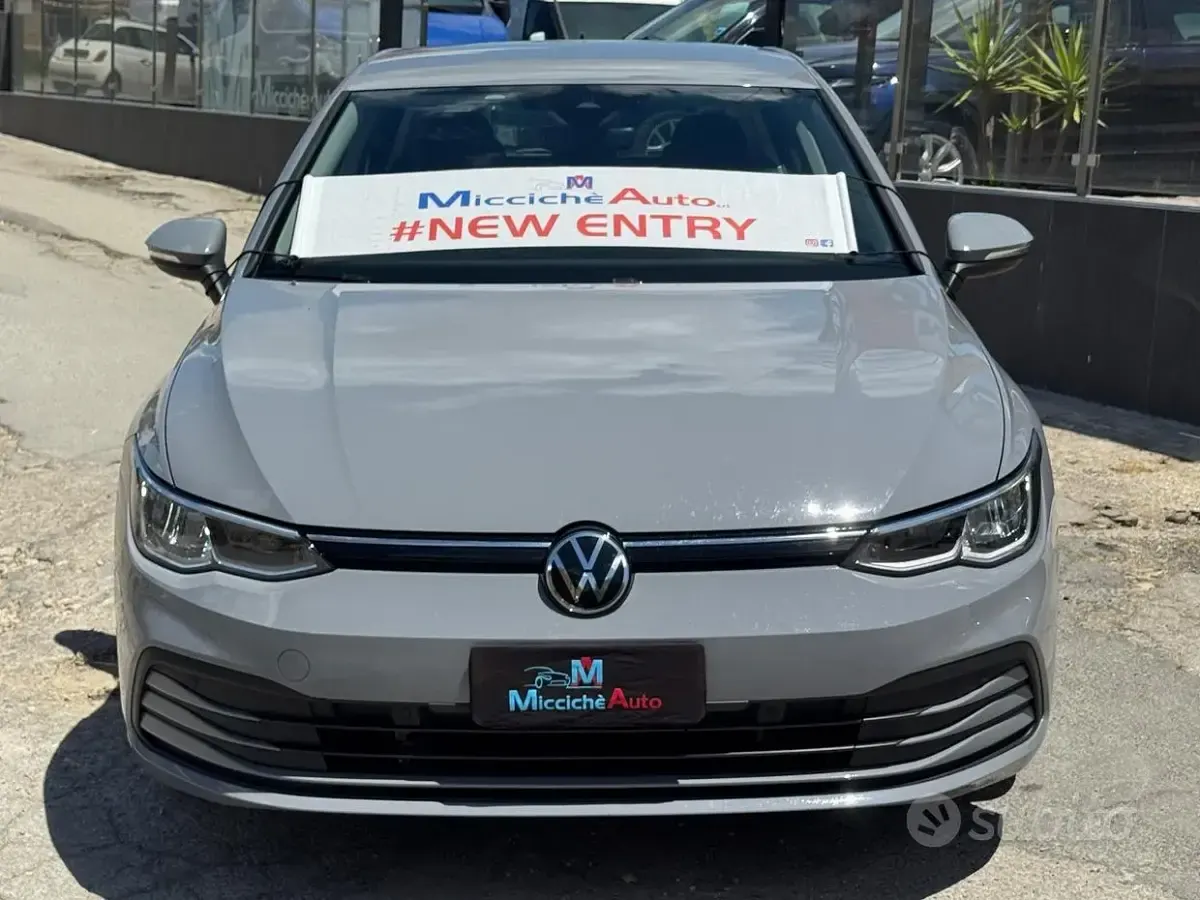 Usata VW Golf VIII Life 150 CV (110 kW) 2020 Grigio Berlina