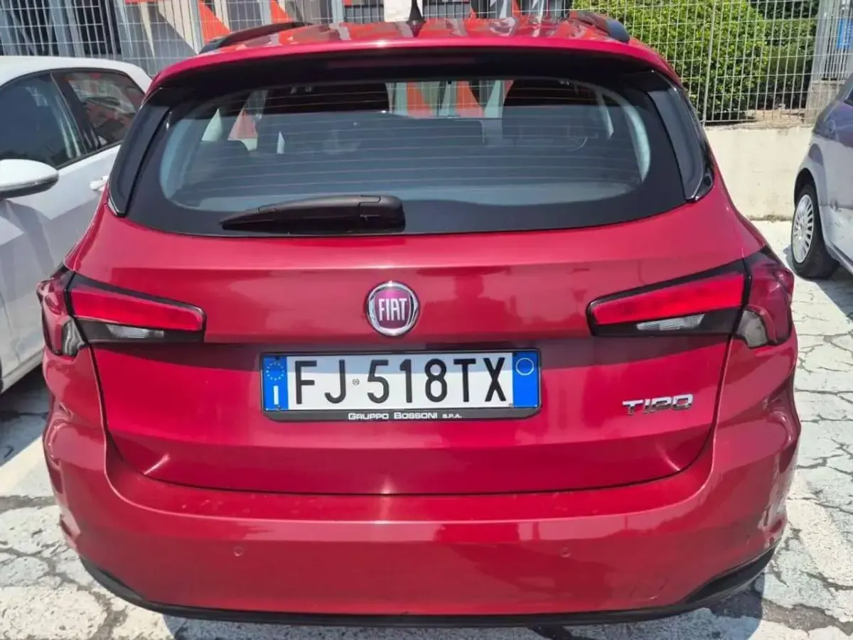 Usata Fiat Tipo Easy 120 CV (88 kW) 2017 Rosso Station wagon