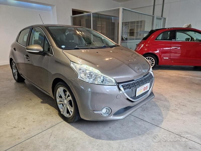 Usata Peugeot 208 Allure 82 CV (60 kW) 2012 Grigio Utilitaria