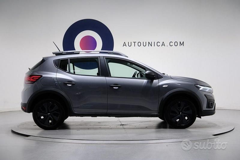 Usata Dacia Sandero Essentiel 101 CV (74 kW) 2025 Grigio Berlina