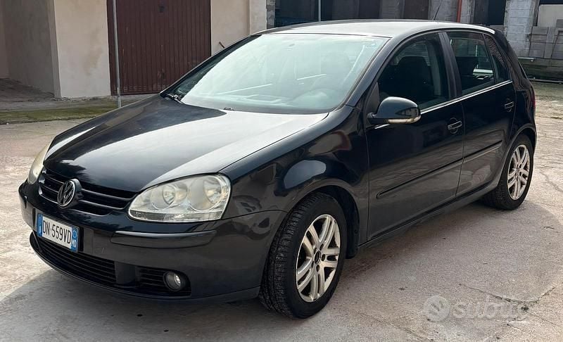 Usata VW Golf V 102 CV (75 kW) 2008 Grigio Utilitaria