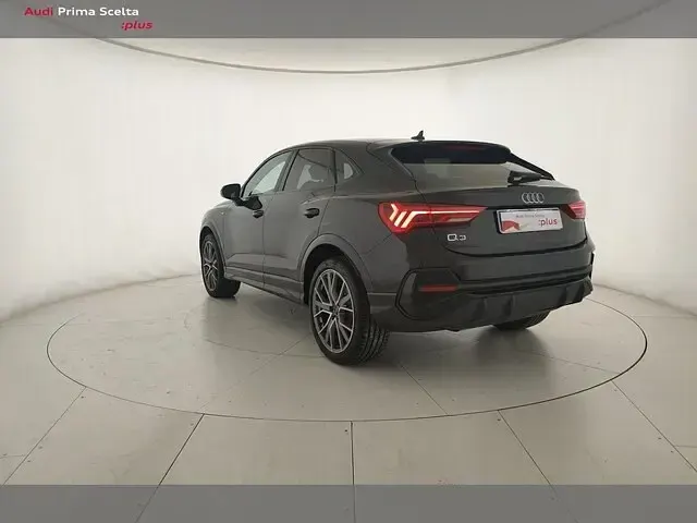Usata Audi Q3 Sportback S-Line 150 CV (110 kW) 2020 Nero mito metallizzato SUV