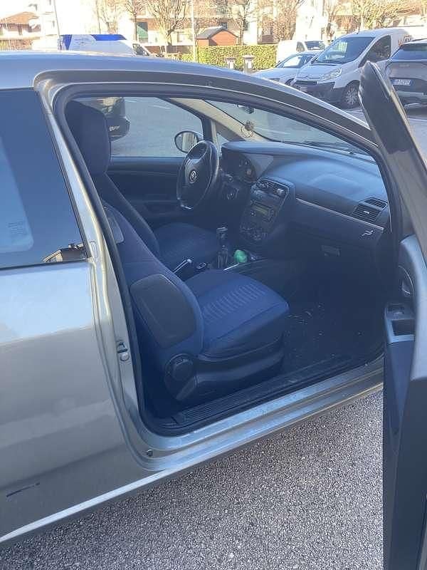 Usata Fiat Grande Punto Dynamic 75 CV (55 kW) 2008 Bronzo Utilitaria