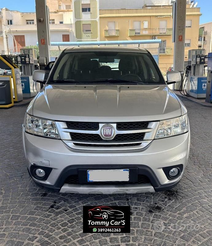 Usata Fiat Freemont 170 CV (125 kW) 2013 Grigio SUV