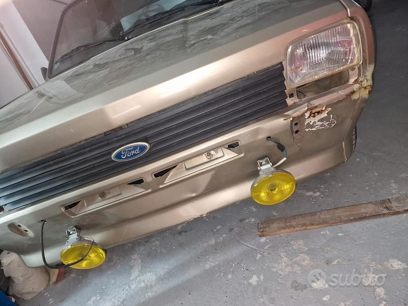 Usata Ford Fiesta 45 CV (33 kW) 1985 Grigio Utilitaria