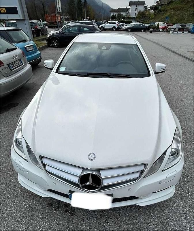 Bianco Usata 2011 Mercedes E350 Coupé | 7900 € (Buon prezzo) - Immagine 1/4