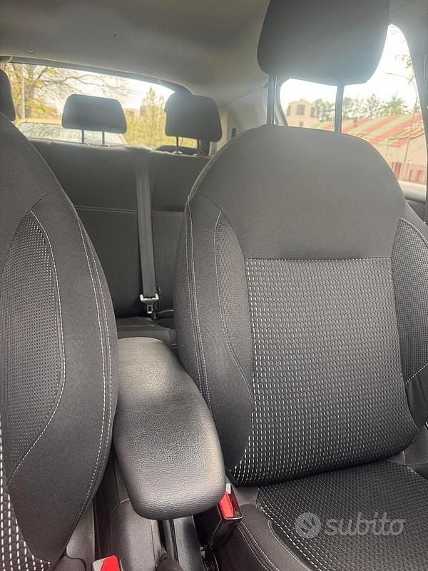 Gebraucht Peugeot 208 Allure 82 PS (60 kW) 2017 Weiß Kleinwagen