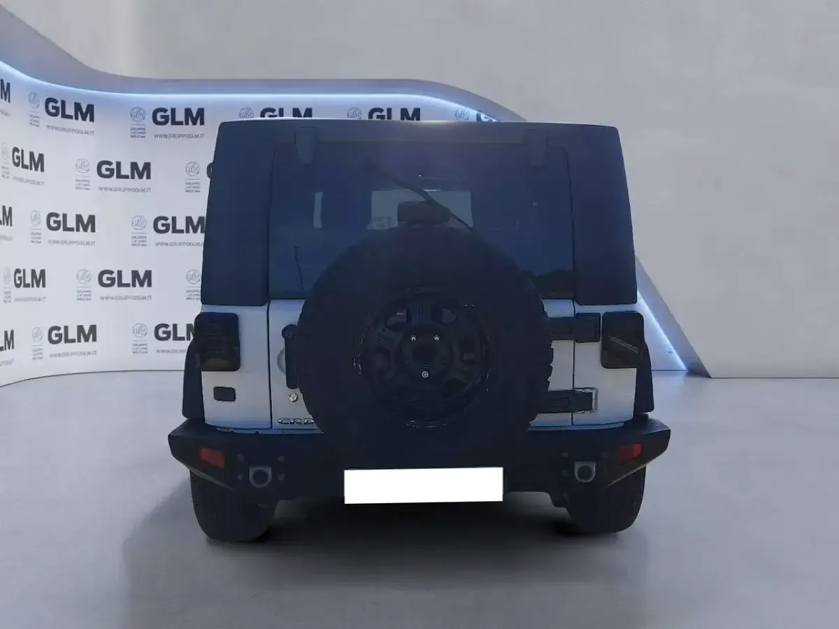 Usata Jeep Wrangler Sahara 177 CV (130 kW) 2007 Bianco SUV