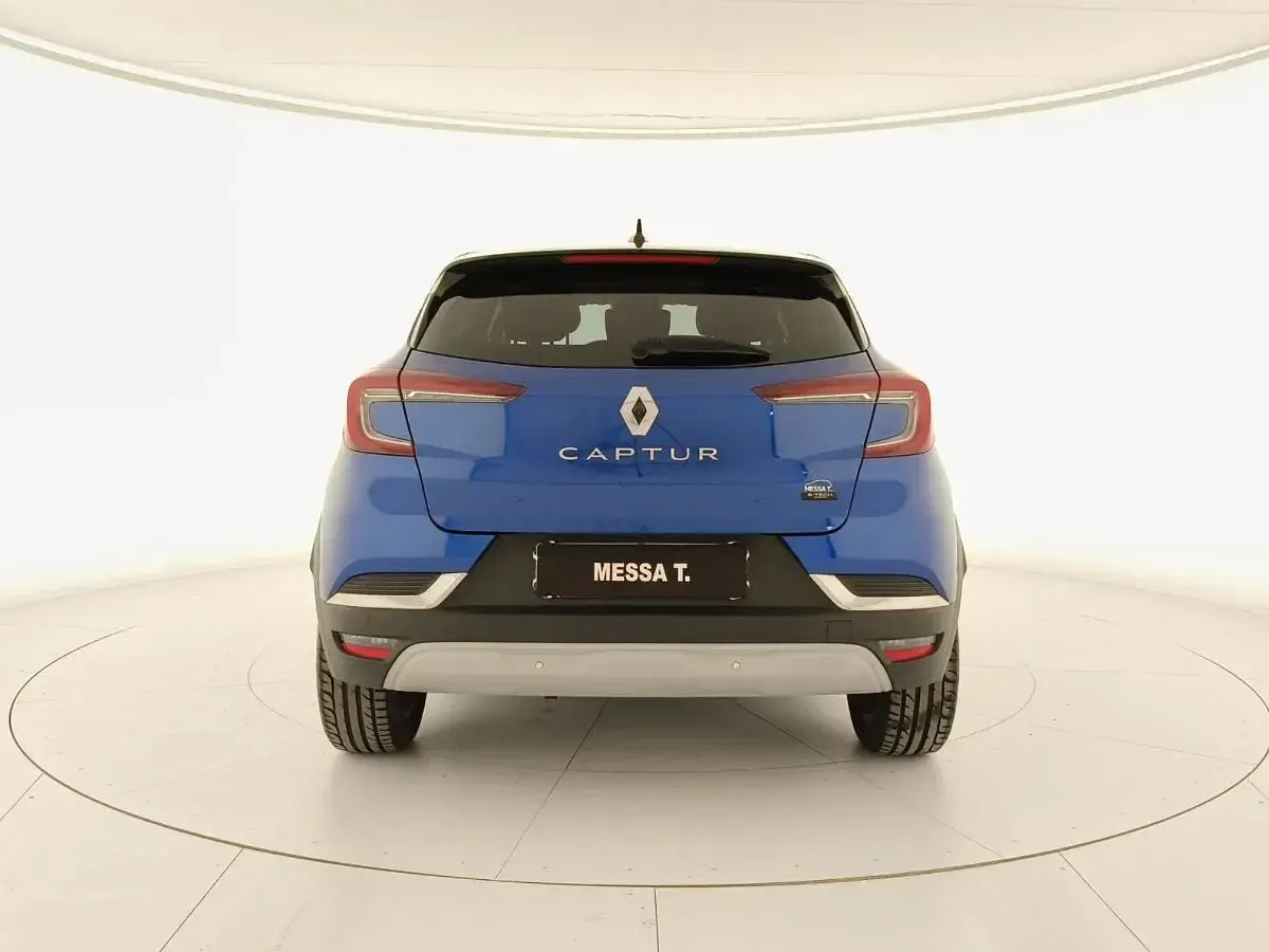 Usata Renault Captur Techno 145 CV (106 kW) 2022 Blu/azzurro SUV