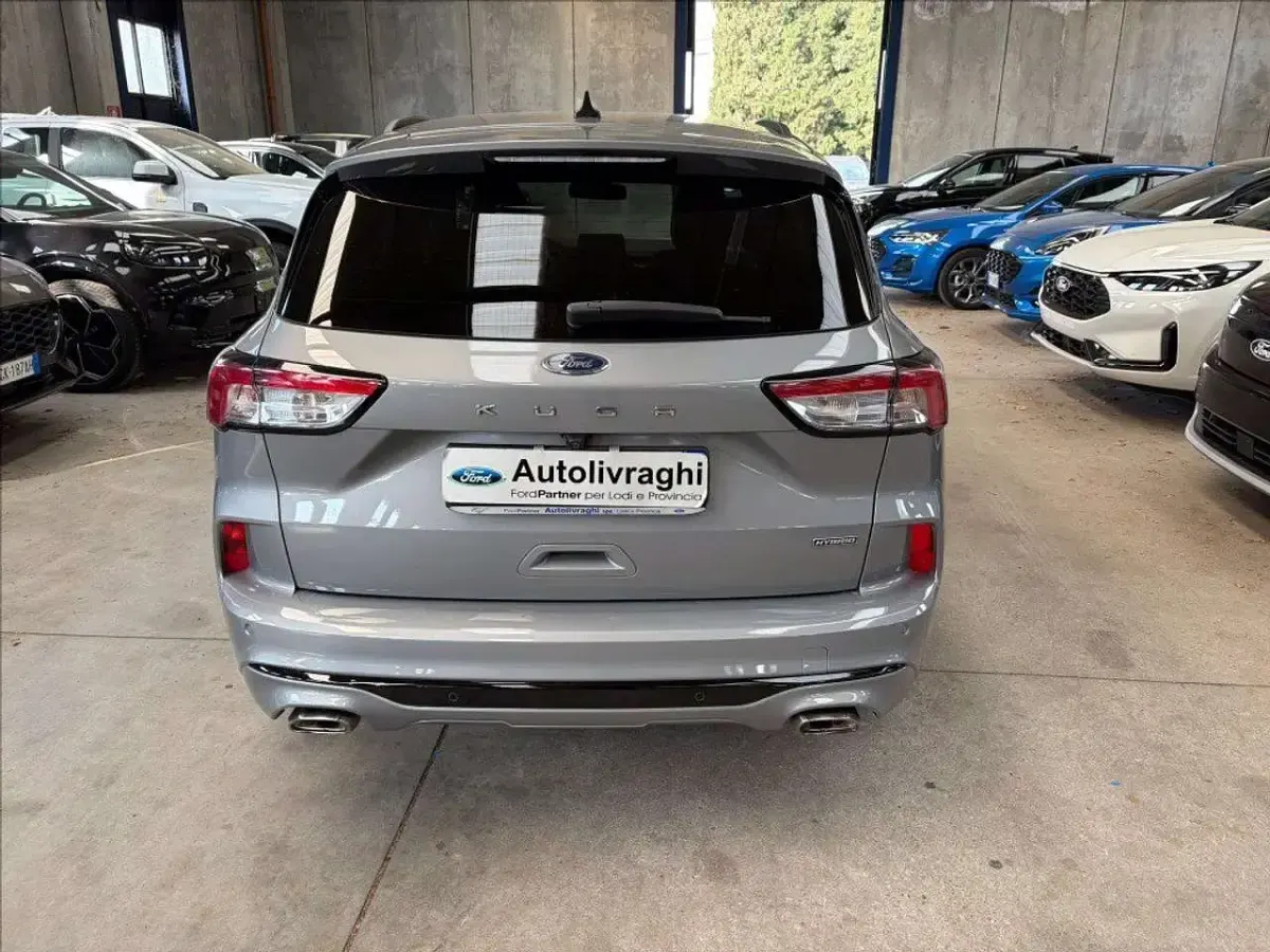 Usata Ford Kuga ST-Line X 190 CV (139 kW) 2022 Solar silver SUV