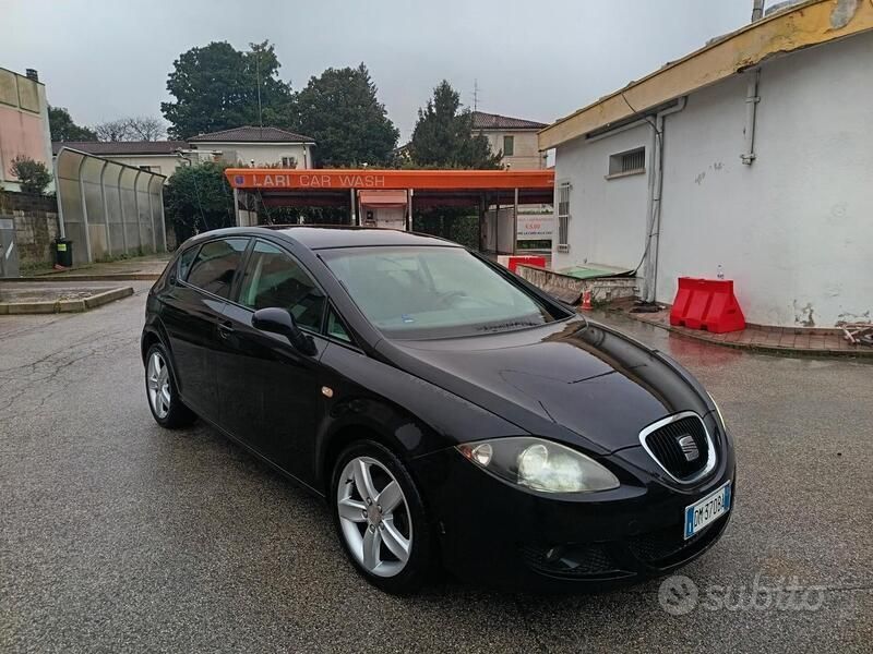 Usata Seat Leon 105 CV (77 kW) 2007 Nero Berlina