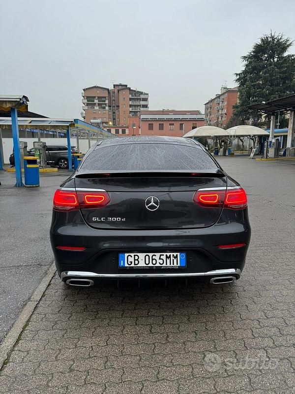 Usata Mercedes GLC300 245 CV (180 kW) 2020 Coupé